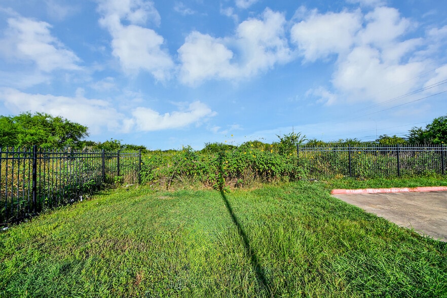 13629 Alief Clodine Rd, Houston, TX for sale - Building Photo - Image 3 of 9