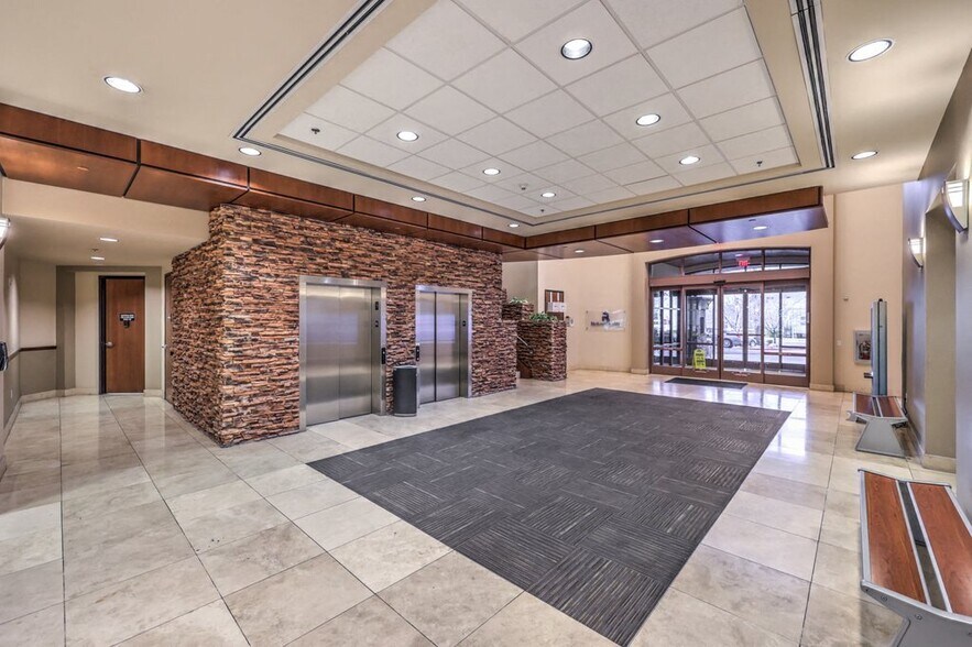 2865 Siena Heights Dr, Henderson, NV à louer - Photo intérieure - Image 3 de 4