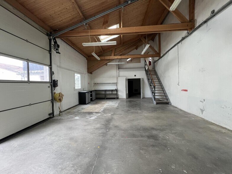 Industrial in Reims for lease - Interior Photo - Image 2 of 3