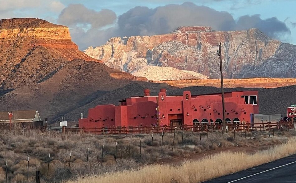 770 UT-9, Springdale, UT à vendre - Photo du bâtiment - Image 3 de 4