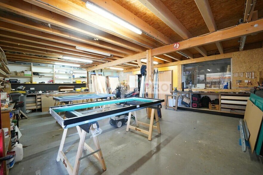 73 Rue Paul Et Marc Barbezat, Décines-Charpieu for lease - Interior Photo - Image 3 of 9