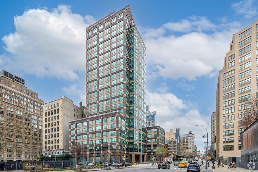 101 Avenue of the Americas, New York, NY for lease - Building Photo - Image 2 of 7