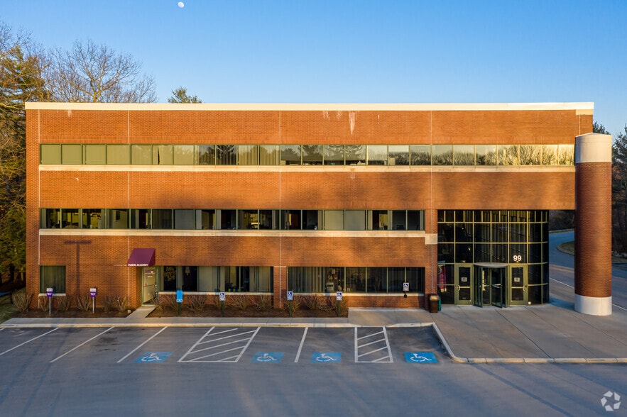 99 Derby St, Hingham, MA à louer - Photo du bâtiment - Image 3 de 8