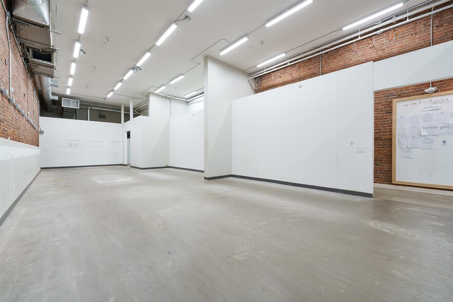 130 W Hastings St, Vancouver, BC for lease - Building Photo - Image 1 of 15