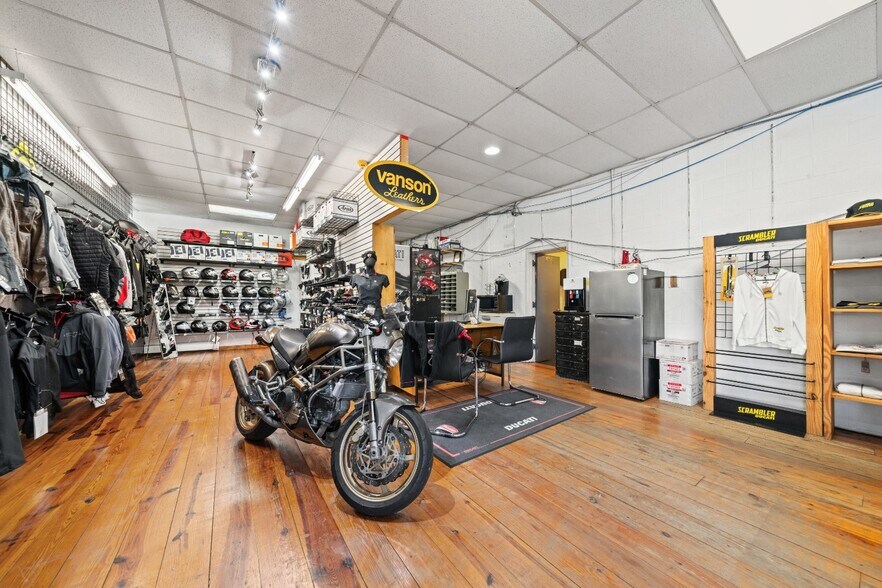 1005 Route 9W, Fort Montgomery, NY à vendre - Photo intérieure - Image 2 de 22