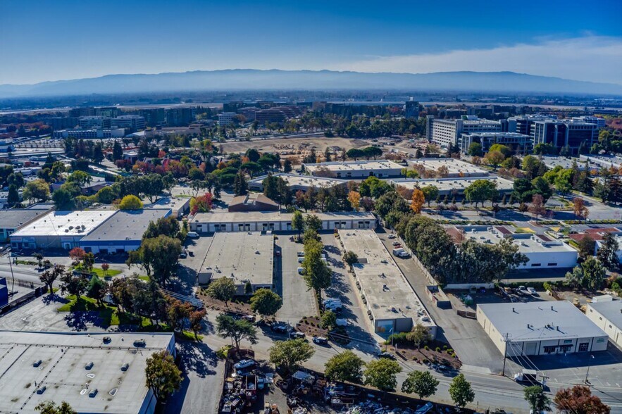 1721-1725 Rogers Ave, San Jose, CA à louer - Aérien - Image 2 de 3