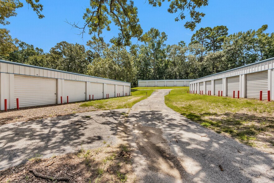 2040 Highway 30 E, Huntsville, TX à vendre - Photo du bâtiment - Image 3 de 8