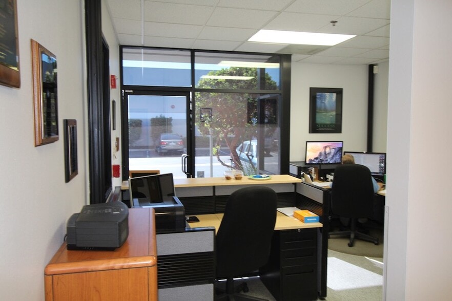 814 Calle Plano, Camarillo, CA for sale - Building Photo - Image 3 of 5