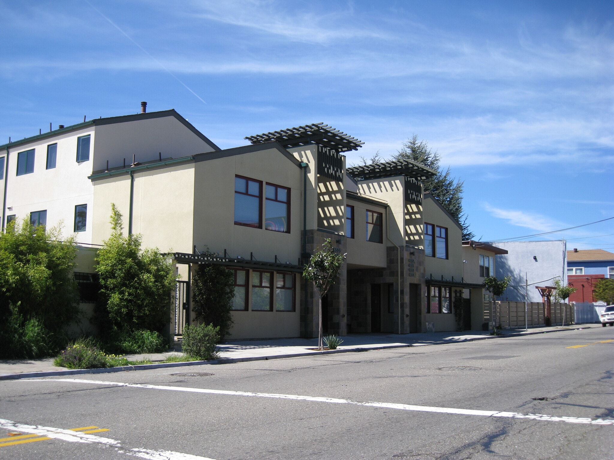 6555-6557 Shattuck Ave, Oakland, CA for lease Building Photo- Image 1 of 12