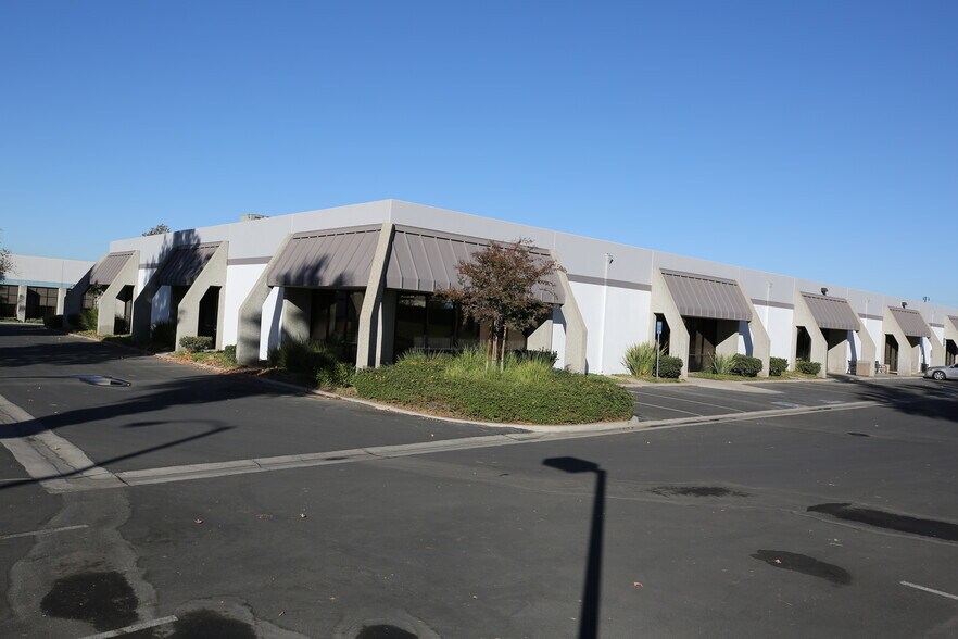 1737 Atlanta Ave, Riverside, CA à louer - Photo du bâtiment - Image 1 de 2