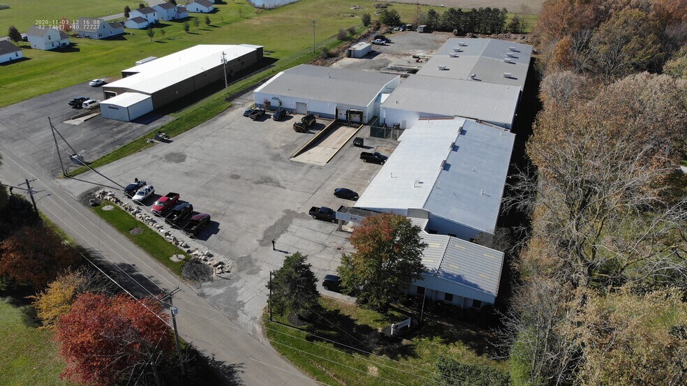 810 Colby Rd, Crestline, OH à vendre - Photo du bâtiment - Image 2 de 5