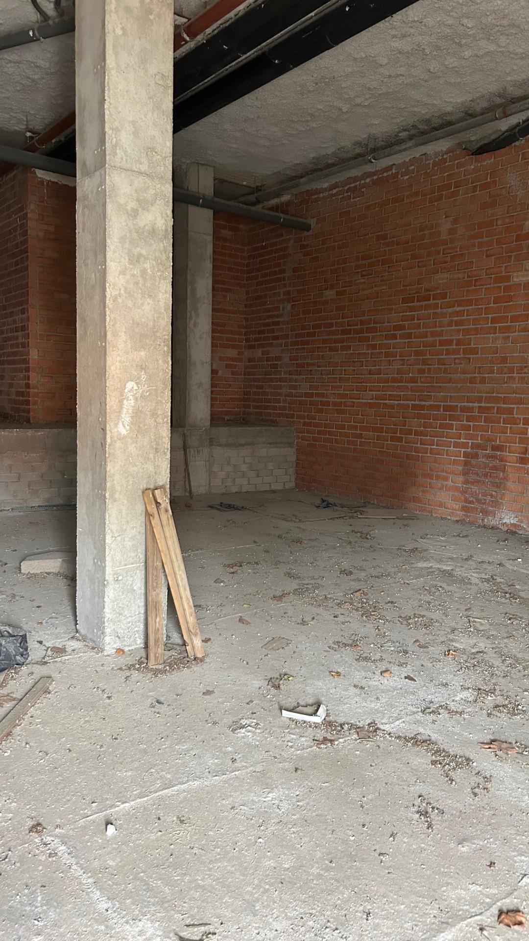 Retail in Zaragoza, Zaragoza for lease Building Photo- Image 1 of 14