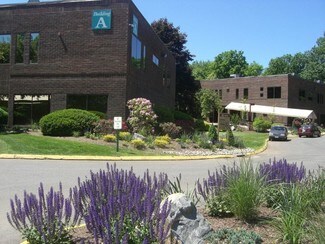 Plus de détails pour 701 Cottage Grove Rd, Bloomfield, CT - Bureau/Médical à louer