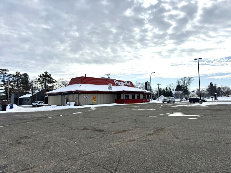 109 1st St E, Park Rapids, MN à vendre - Photo du bâtiment - Image 2 de 5