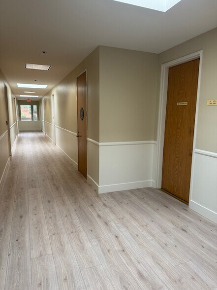 516 Pennsfield Pl, Thousand Oaks, CA à louer - Photo du bâtiment - Image 3 de 6