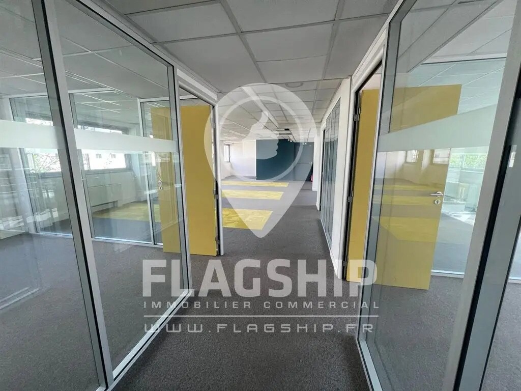Office in Boulogne-Billancourt for lease Interior Photo- Image 1 of 6