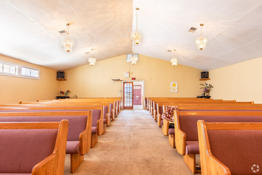 2439 Adeline St, Oakland, CA for sale - Interior Photo - Image 3 of 31
