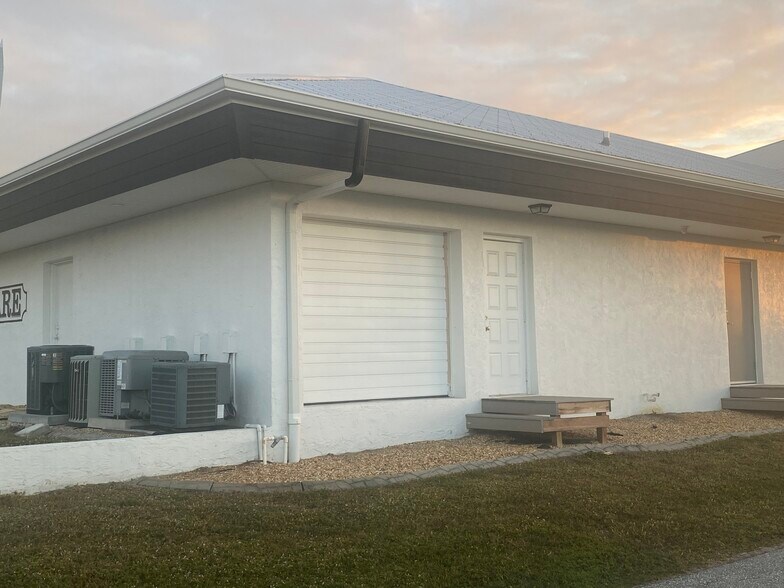 3579 S Access Rd, Englewood, FL à louer - Photo du bâtiment - Image 3 de 3