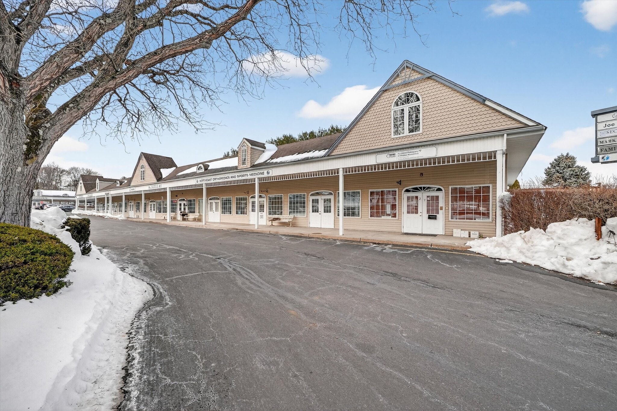 24-26 Liberty Square Mall, Stony Point, NY for sale Primary Photo- Image 1 of 45
