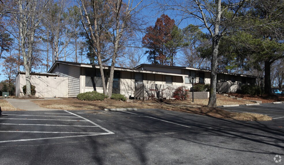 7393 Tara Rd, Jonesboro, GA for sale - Building Photo - Image 2 of 7