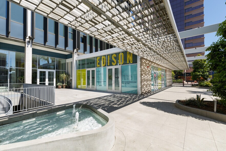 100 Long Beach Blvd, Long Beach, CA à louer - Photo du bâtiment - Image 2 de 4