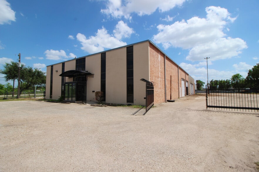 14239 Sommermeyer St, Houston, TX for lease - Building Photo - Image 3 of 5