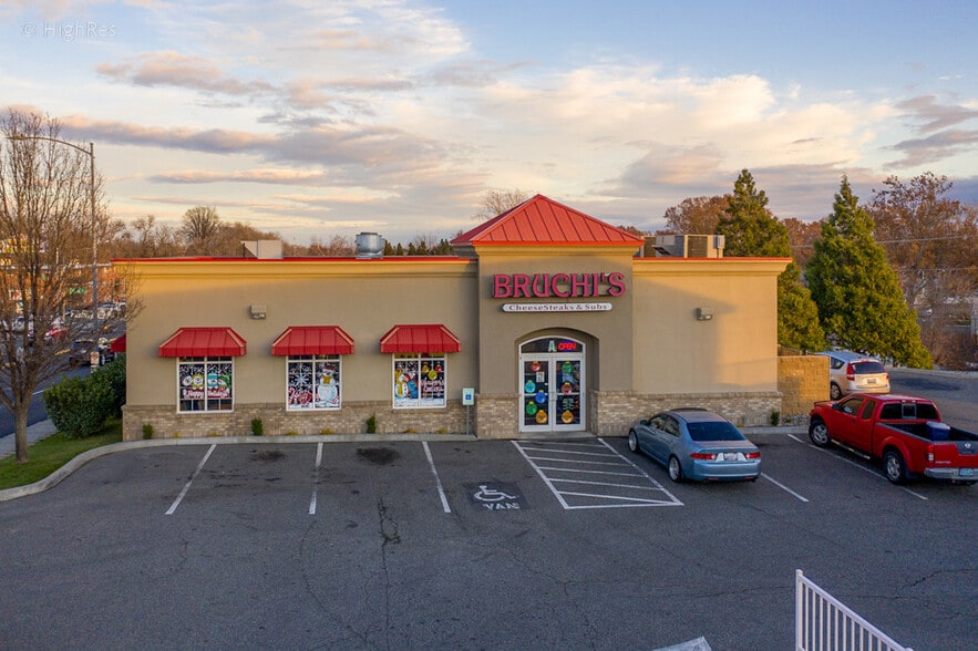 2417 W Kennewick Ave, Kennewick, WA for lease - Building Photo - Image 2 of 23