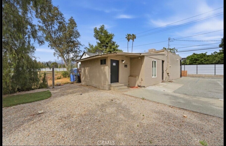 10043 Beaumont Ave, Cherry Valley, CA for sale - Building Photo - Image 1 of 2