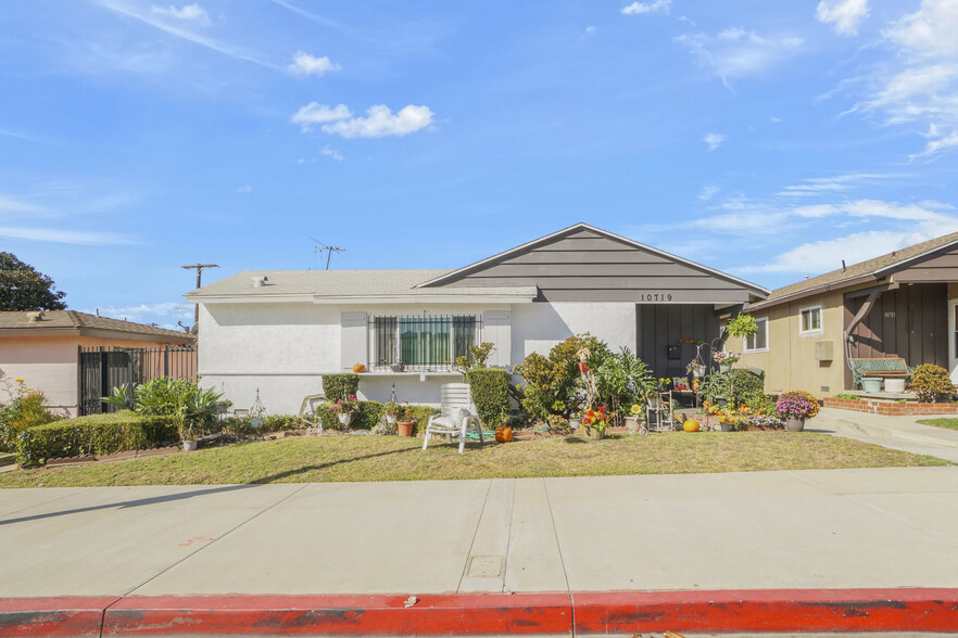 10719 S Van Ness Ave, Inglewood, CA for sale - Primary Photo - Image 1 of 14