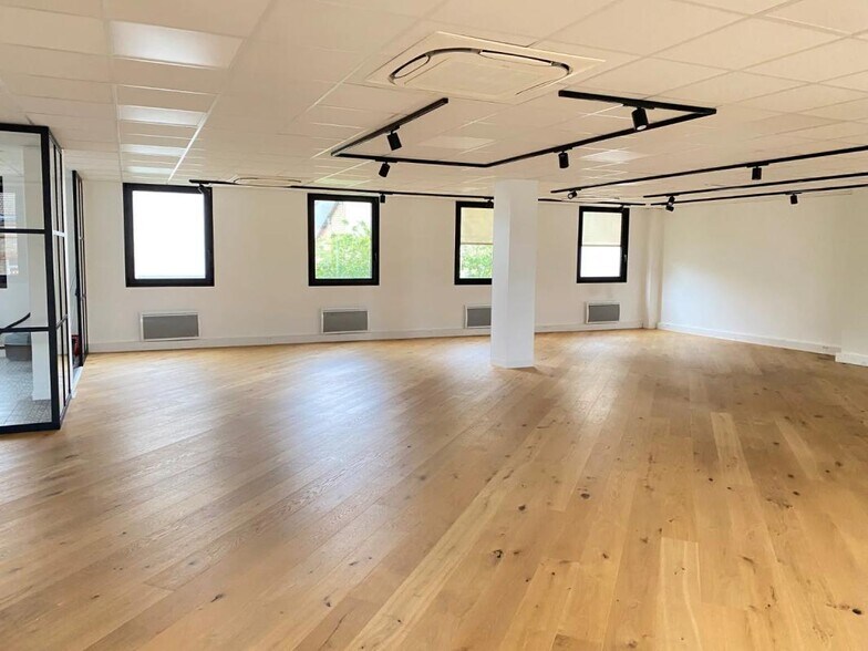 Office in Boulogne-Billancourt for lease - Interior Photo - Image 3 of 7