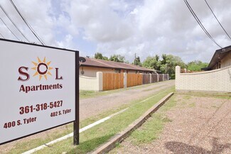 Plus de détails pour 402 S Tyler St, Beeville, TX - Multi-résidentiel à vendre