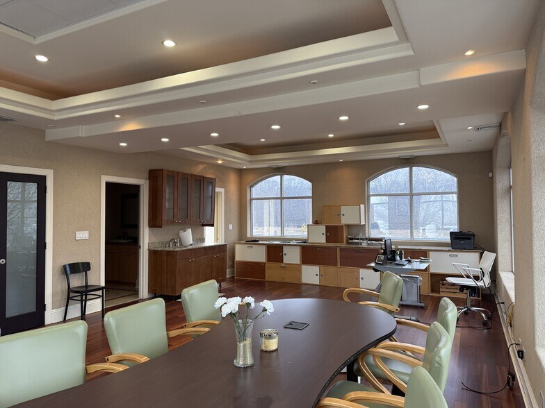 1215 N Rand Rd, Des Plaines, IL à louer - Photo intérieure - Image 3 de 9