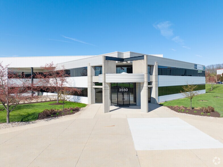 3550-3560 Symmes Rd, Hamilton, OH à louer - Photo du bâtiment - Image 1 de 14