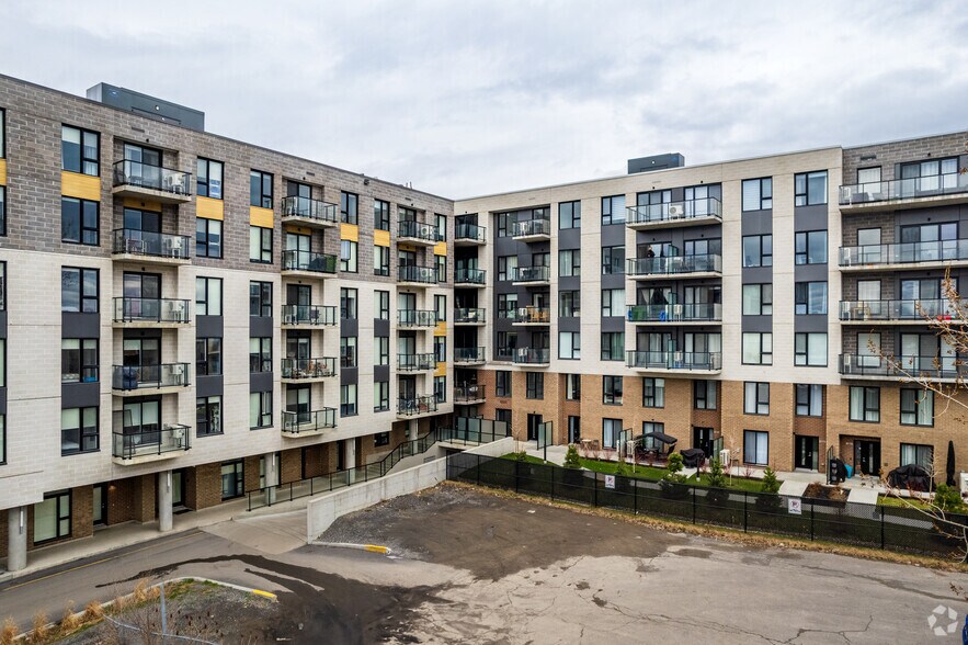 6654-6722 Rue Sherbrooke E, Montréal, QC à louer - Photo du bâtiment - Image 3 de 4