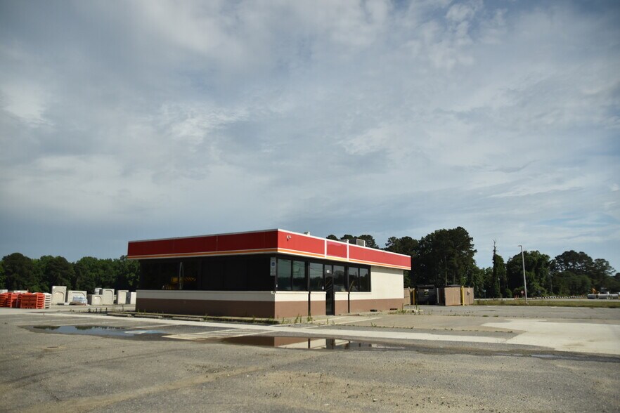 2606 N William St, Goldsboro, NC à louer - Photo du bâtiment - Image 2 de 5