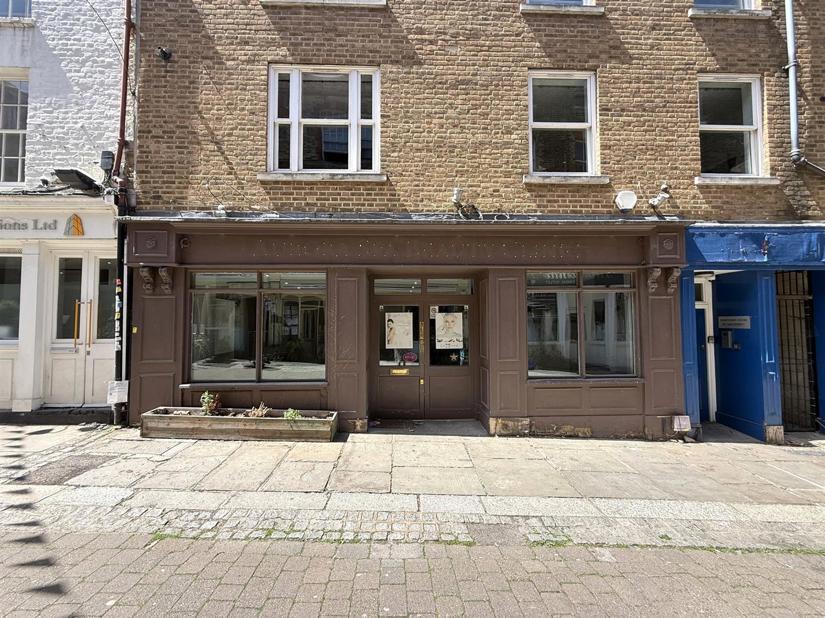 60-61 High St, Gravesend à louer Photo du bâtiment- Image 1 de 3