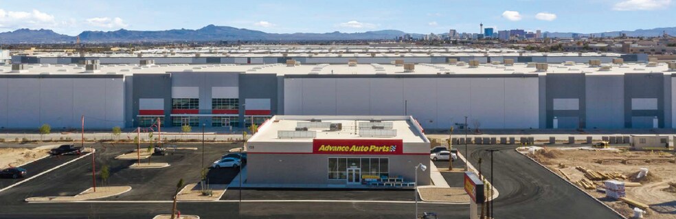 725 E Craig Rd, North Las Vegas, NV à louer - Photo du bâtiment - Image 3 de 7