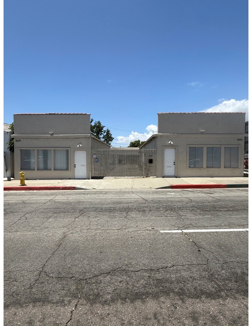 1839, 1841 & 1845 Redondo Ave portefeuille de 3 propriétés à vendre sur LoopNet.ca Photo du bâtiment- Image 1 de 21