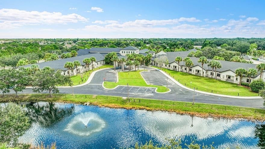 1700-1710 Wuesthoff Dr, Melbourne, FL for sale - Building Photo - Image 3 of 16