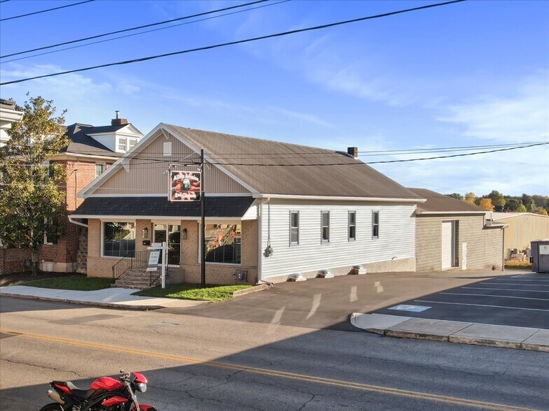 128 W 3rd St, Waynesboro, PA à vendre - Photo du bâtiment - Image 3 de 50