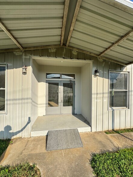 916 N Longview St, Kilgore, TX à vendre - Photo du bâtiment - Image 2 de 24