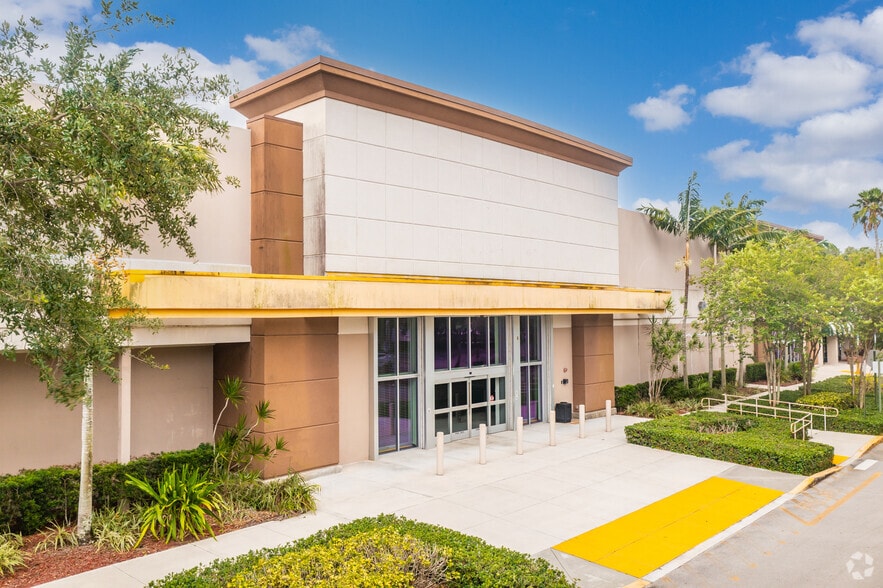 12300-12310 W Sunrise Blvd, Plantation, FL for lease - Primary Photo - Image 1 of 15