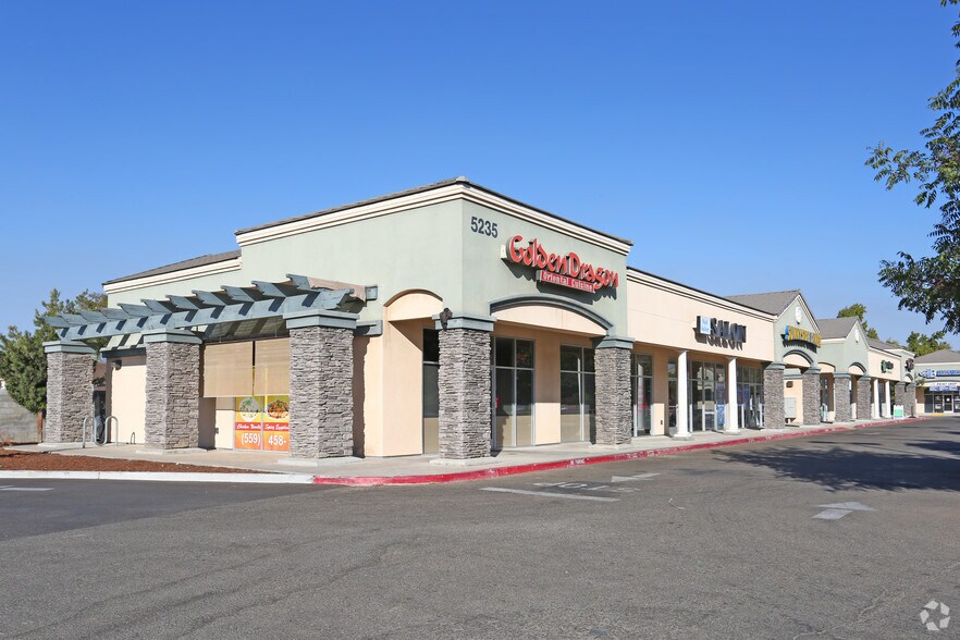 5235 E Kings Canyon Rd, Fresno, CA à vendre - Photo du bâtiment - Image 2 de 4