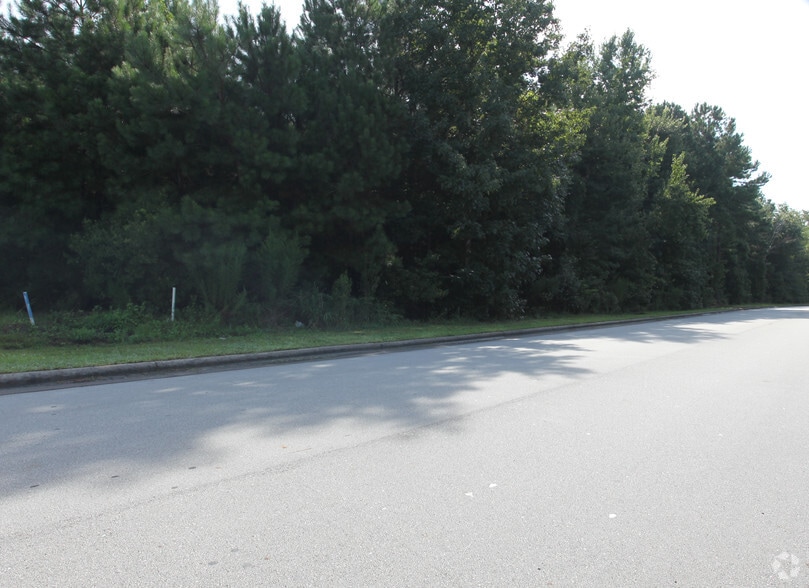 Five Commercial Assets portefeuille de 5 propriétés à vendre sur LoopNet.ca - Photo du bâtiment - Image 2 de 3