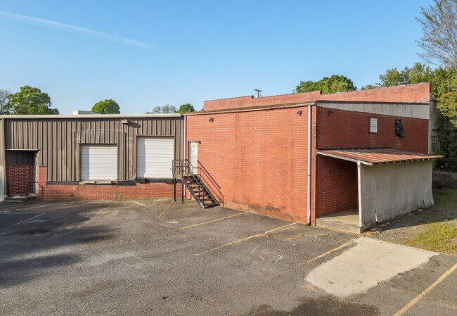 Plus de détails pour 184 Academy Ave NW, Concord, NC - Industriel à louer