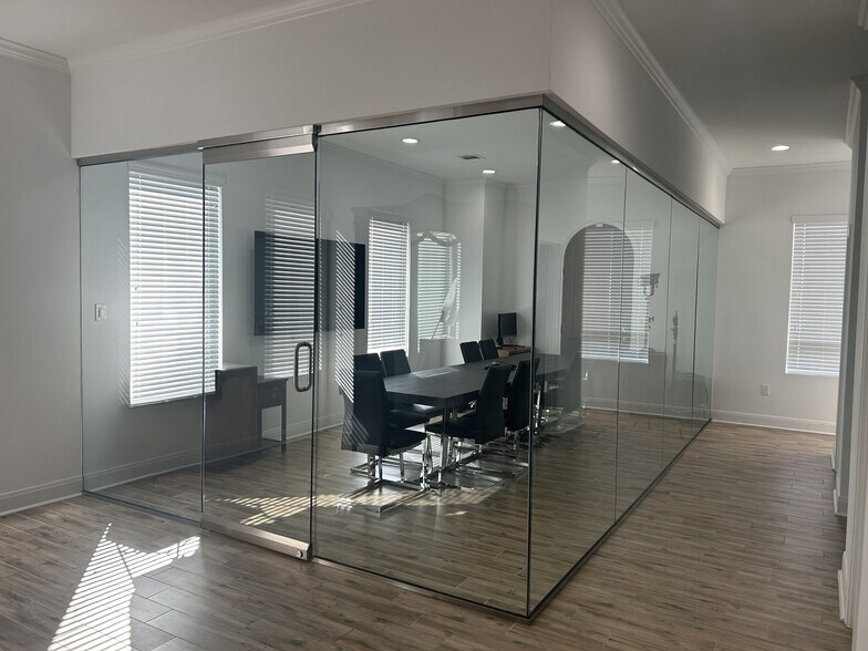 518 Westgreen Blvd, Katy, TX à louer - Photo du bâtiment - Image 3 de 5