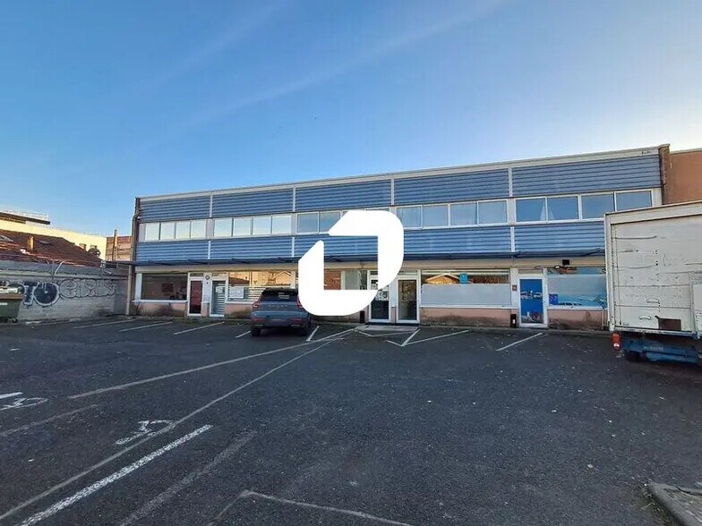 Bureau dans Lormont à vendre - Photo du bâtiment - Image 1 de 12