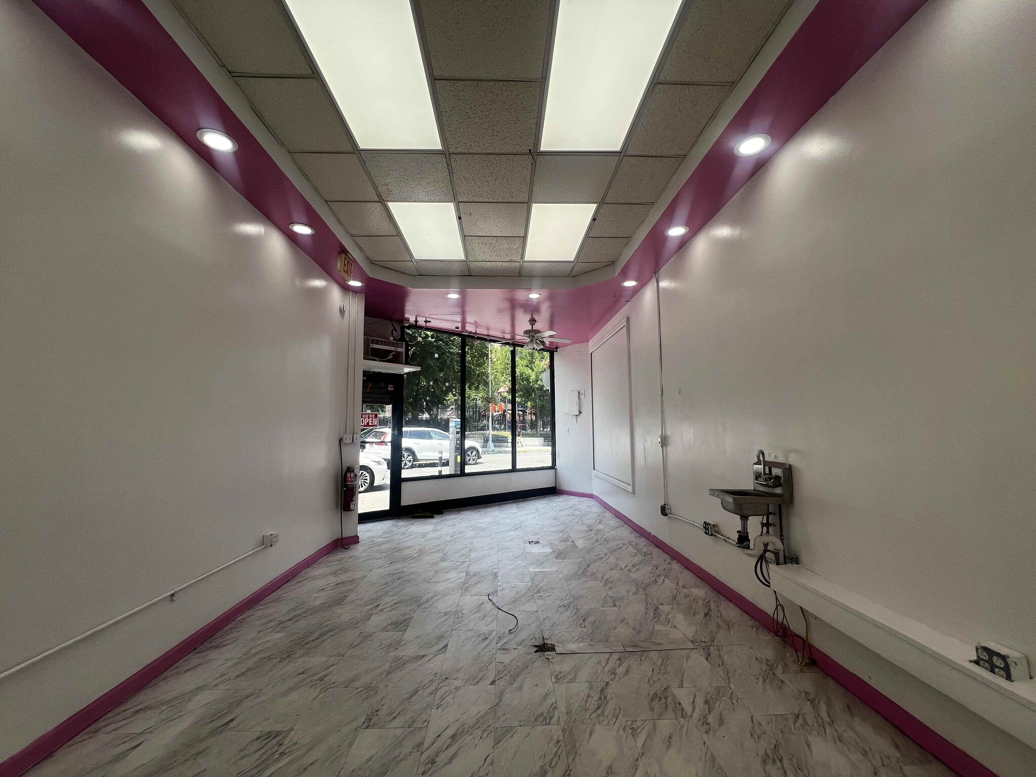 4216 Greenpoint Ave, Sunnyside, NY for lease Interior Photo- Image 1 of 10