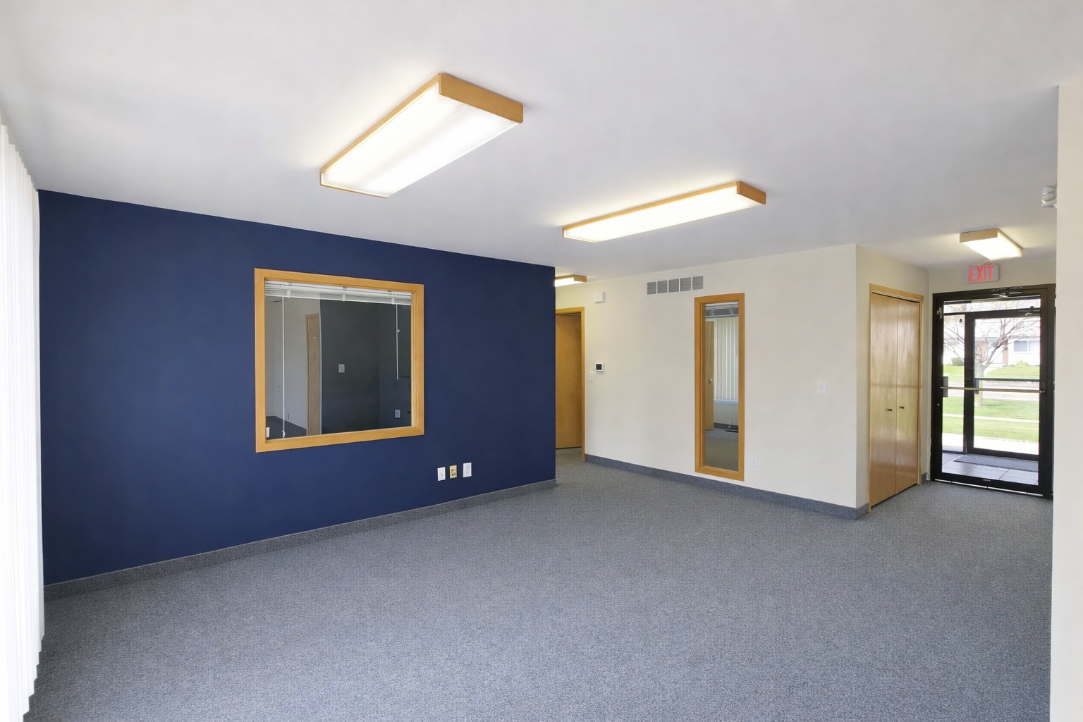 31930-31936 Harper Ave, Saint Clair Shores, MI for lease Interior Photo- Image 1 of 4