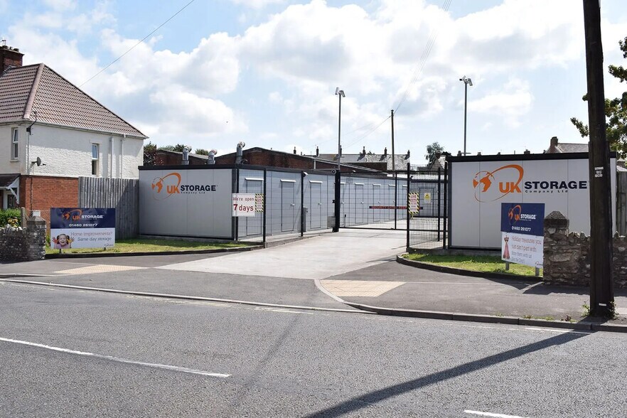 33 Furnham Rd, Chard à louer - Photo du bâtiment - Image 1 de 2